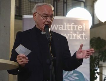 pax christi dankt Bischof em. Heinz-Josef Algermissen für sein unermüdliches Friedenszeugnis in siebzehn Jahren pax christi-Präsidentschaft  